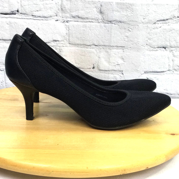 Tahari Tacey Women’s Textured Fabric Pointed Toe Heel Shoe Size 8M - Picture 2 of 14